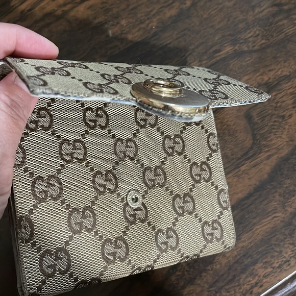 Authentic Vintage Gucci Wallet - Picture 15 of 17